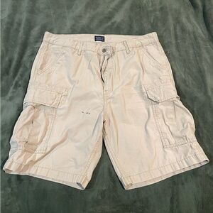 Men’s Levi’s Beige Cargo Shorts Size 38